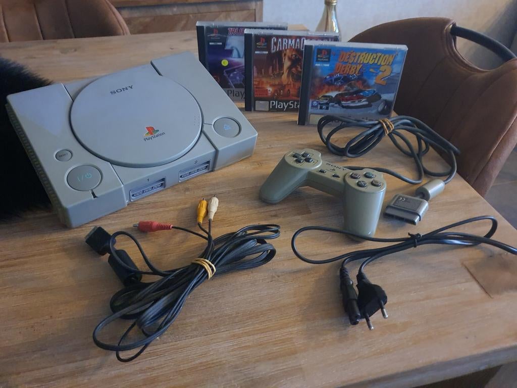 Playstation 1 + games, Games en Spelcomputers, Games | Sony PlayStation 1, Ophalen