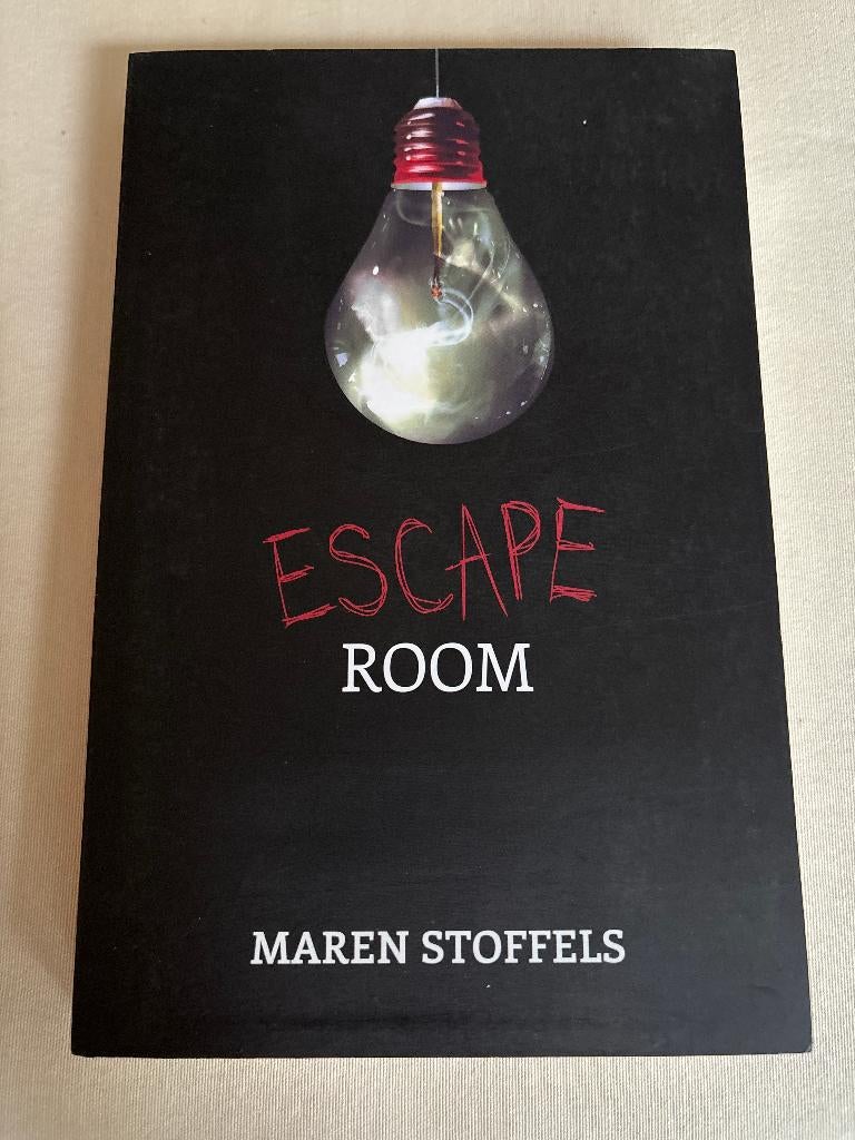 Escape Room, Gelezen, Maren Stoffels, Ophalen of Verzenden, Fictie