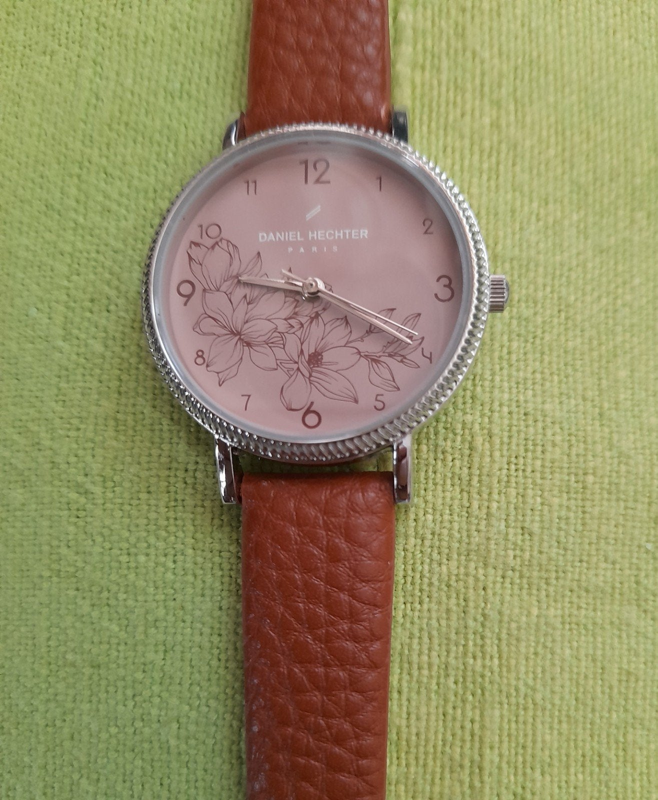 Montre dame Daniel Hechter neuve!, Enlèvement ou Envoi