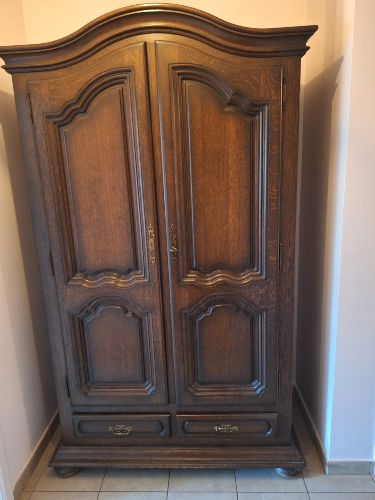 Kast, Enlèvement