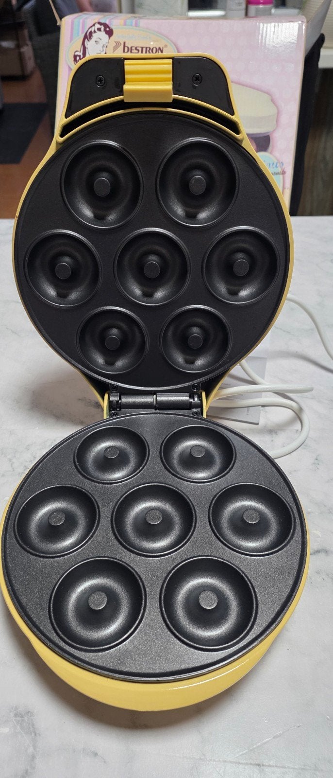 Donutmaker, Enlèvement