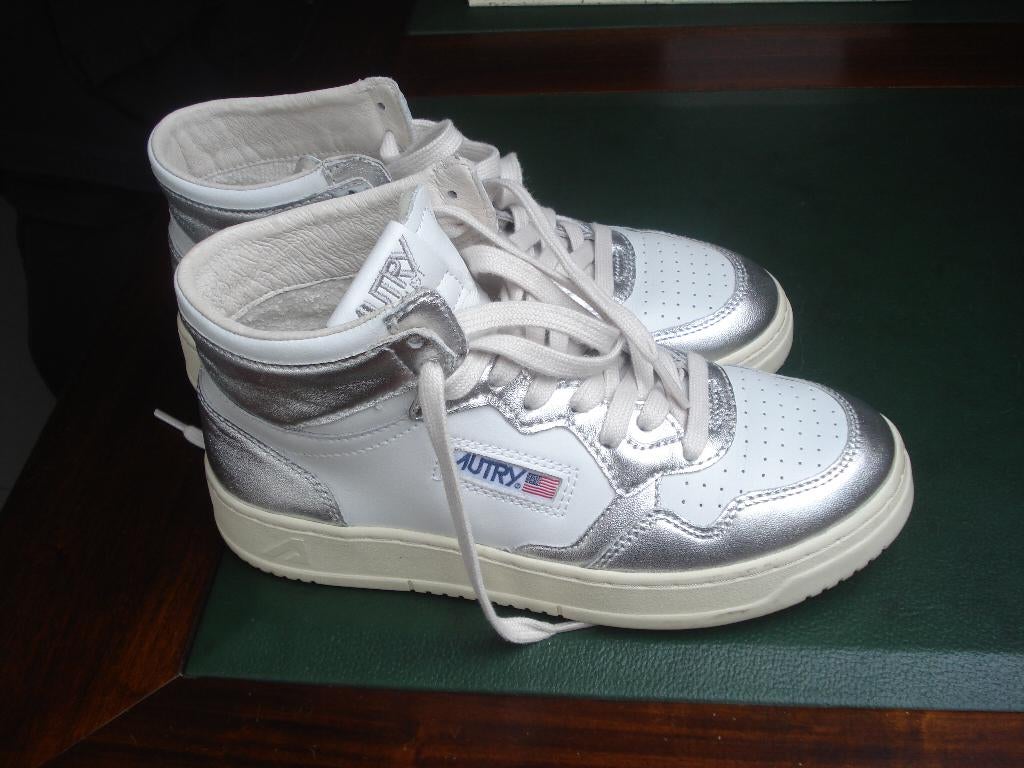 *VAL* Nieuwe Autry sneakers, dames/meisjes. mt 39, Neuf, Enlèvement ou Envoi, Sneakers et Baskets, Autry