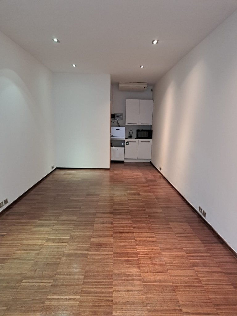 Gelijkvloerse praktijk-/kantoorruimte te huur, Immo, Appartementen en Studio's te huur, Antwerpen (stad), 35 tot 50 m²