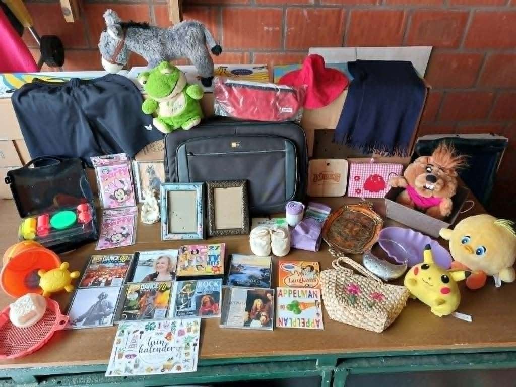 Twee dozen vol gerief voor rommelmarkters alles 6 €, Ophalen, Zo goed als nieuw