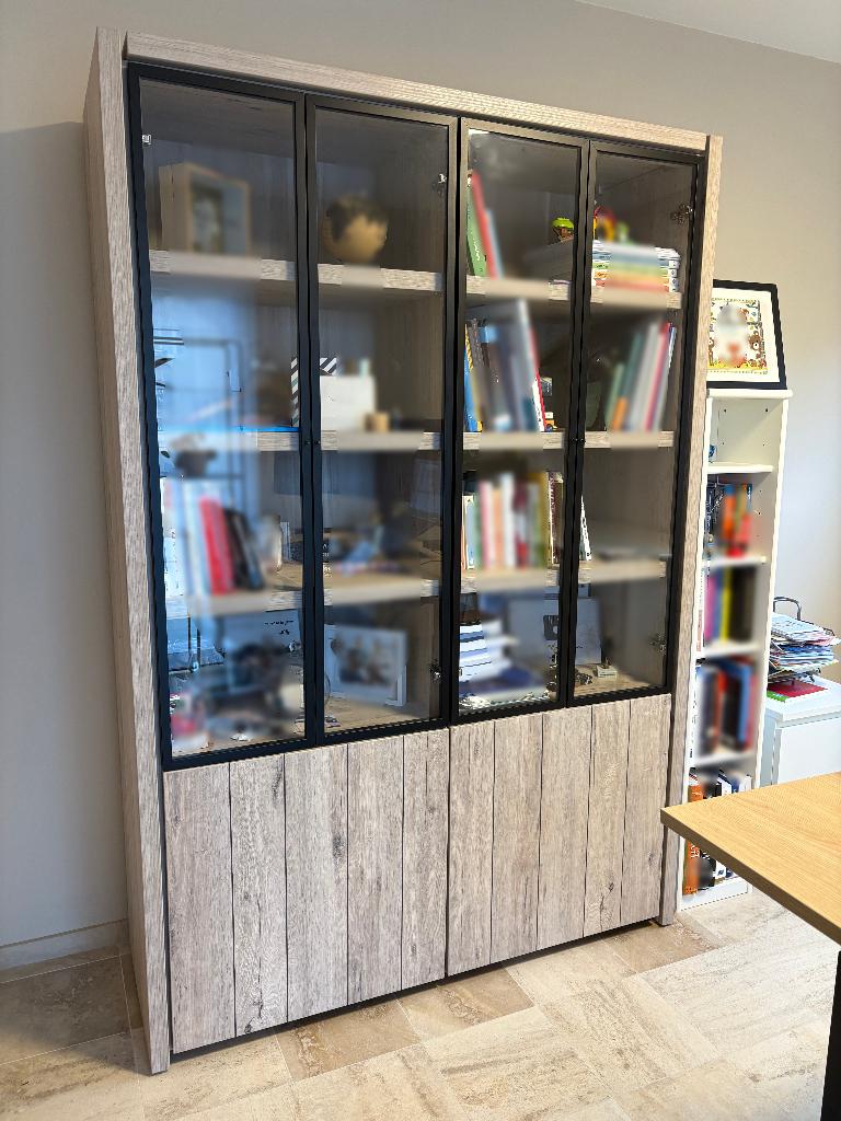 Vitrinekast Lucca 140 cm - Evan - perfecte staat, Avec porte(s), Comme neuf, 100 à 150 cm, Enlèvement