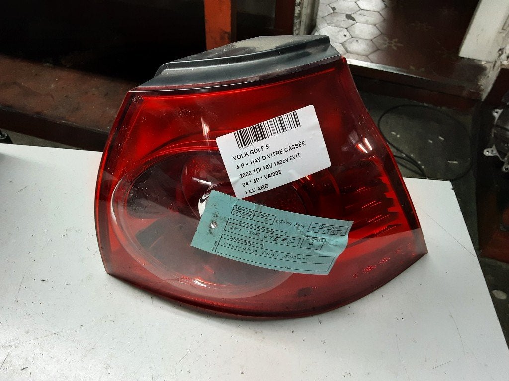 FEU ARRIÈRE DROIT Volkswagen Golf V (1K1) (1K6945096G), Autos : Pièces & Accessoires, Volkswagen, Volkswagen AG, Utilisé, Kundenbetreuung@volkswagen.de