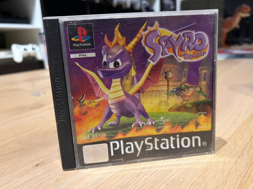 Spyro the dragon ps1, Games en Spelcomputers, Ophalen