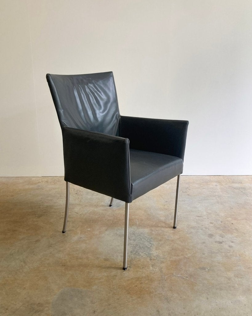 2x Bert Plantagie Arc eetkamerstoelen leer donker grijs, Moins de 75 cm, Modern Design, Enlèvement, Utilisé