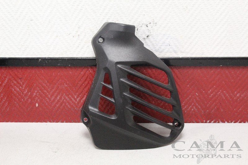 RADIATEURKAP Yamaha N-Max 125 (N MAX NMAX 125-A) (01-2016/-), Motoren, Dhr. S. di Majo, Gebruikt, Info@cama-motorparts.nl, P.J. Troelstraweg 8 8
3144 CX  MAASSLUIS, NL