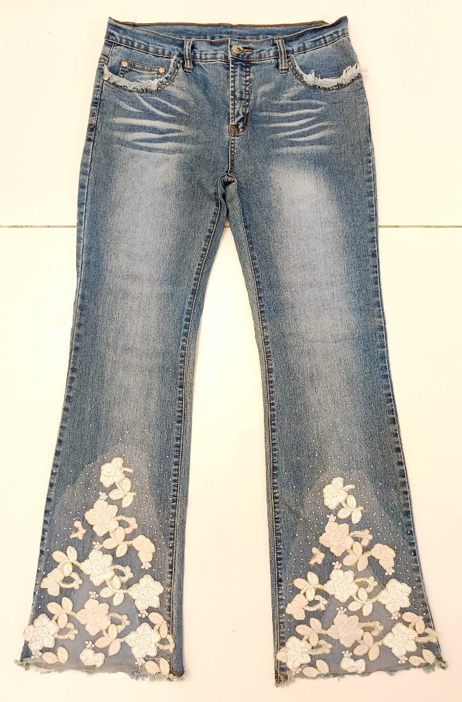 Jeans uniques avec broderie. coton. Taille 30, Enlèvement ou Envoi, Comme neuf, Susanna, W30 - W32 (confection 38/40)
