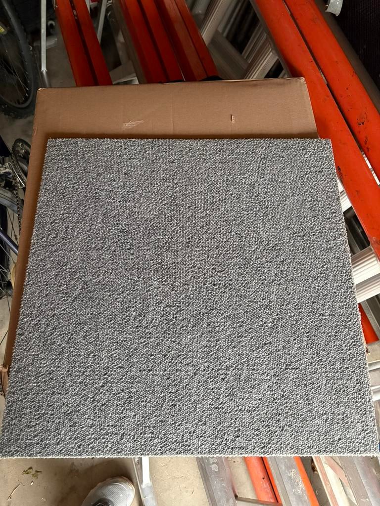 Tegeltapijt 50x50, Huis en Inrichting, Stoffering | Tapijten en Vloerkleden, Ophalen, Nieuw, Grijs