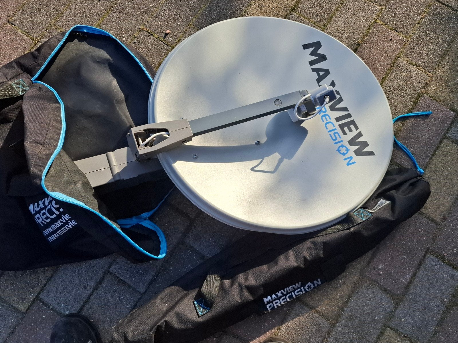 Schotelantenne met voet 1 x gebruikt, TV, Hi-fi & Vidéo, Antennes paroboliques, Enlèvement, Antenne (parabolique)