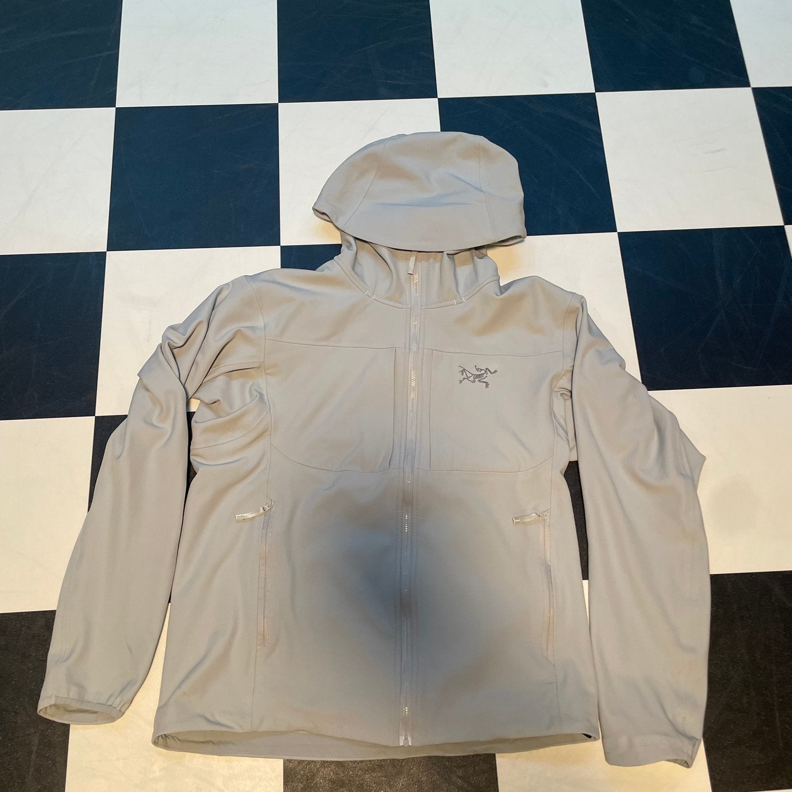 Veste coupe-vent d'été Arc'teryx M, Vêtements | Hommes, Envoi, Comme neuf