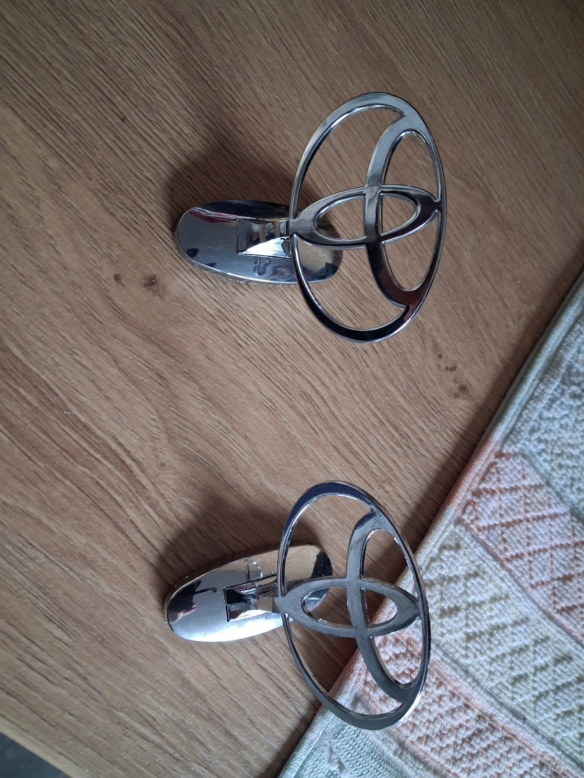 emblème du bonnet. Toyota., Enlèvement ou Envoi