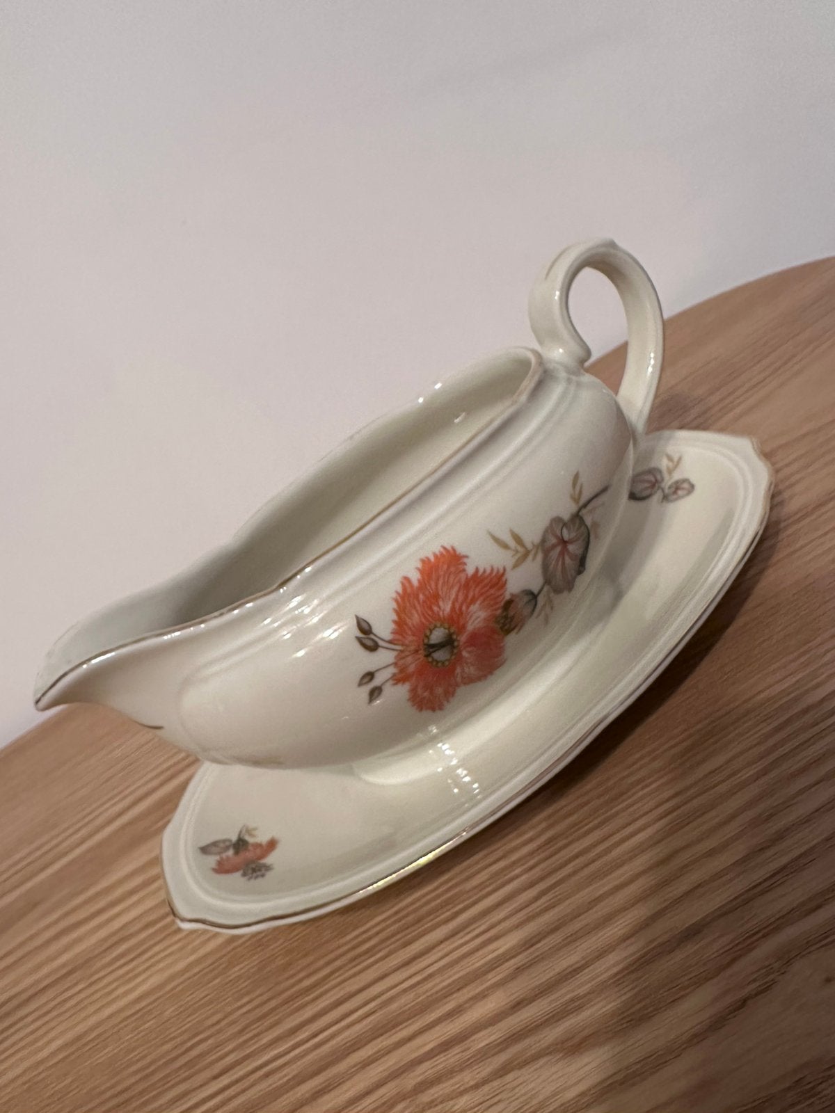 Ancienne saucière avec son plateau intégré, Enlèvement