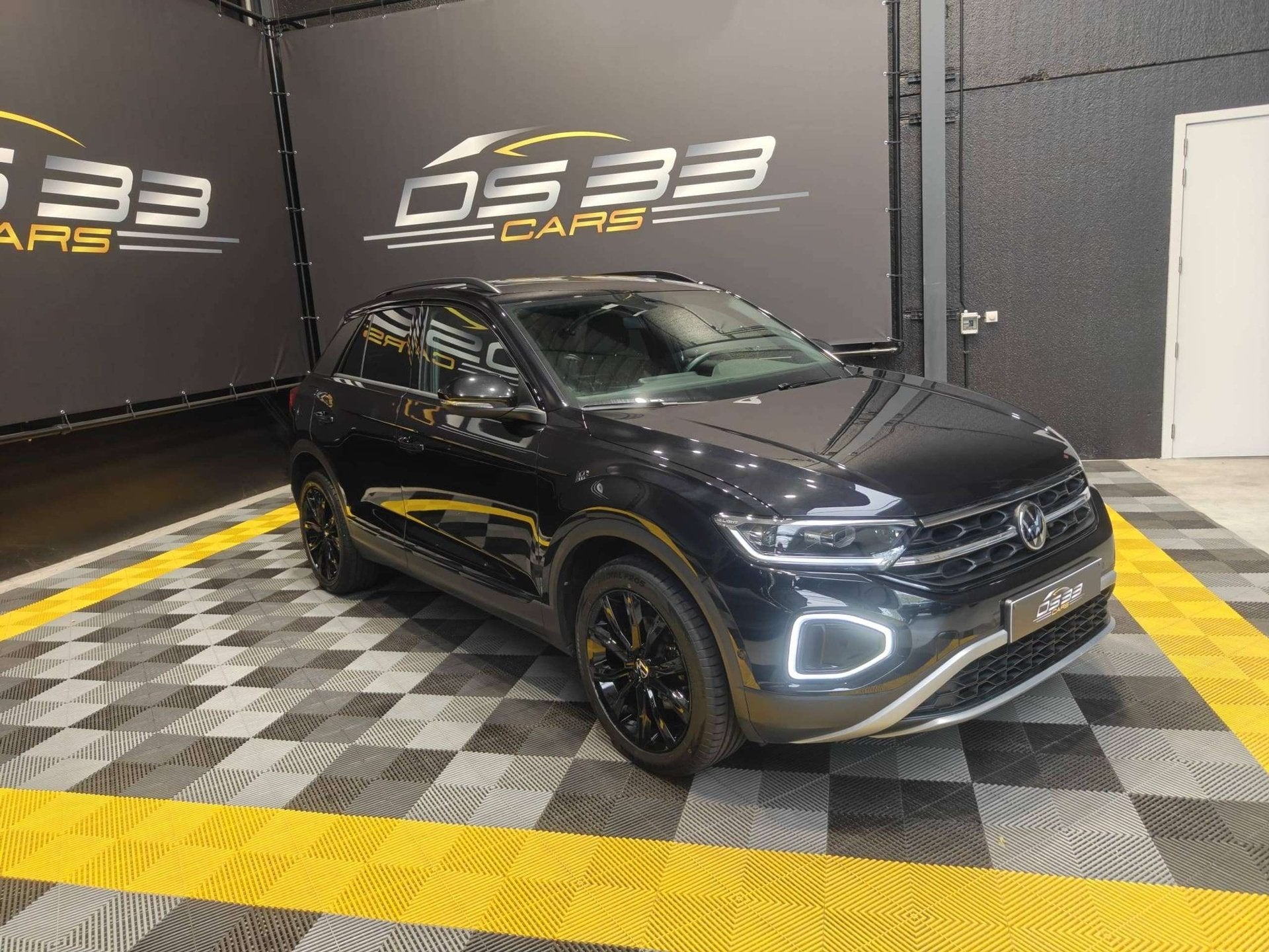 Volkswagen T-Roc 1.5 TSI Style Black Pack/Virtual/LED/AdCrui, Auto's, Dealer onderhouden, Stof, 4 cilinders, Zwart