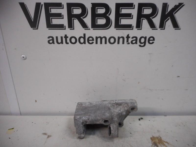 SUPPORT SUPERIEUR ALTERNATEUR Golf II (19E) (030903143), Utilisé, Volkswagen