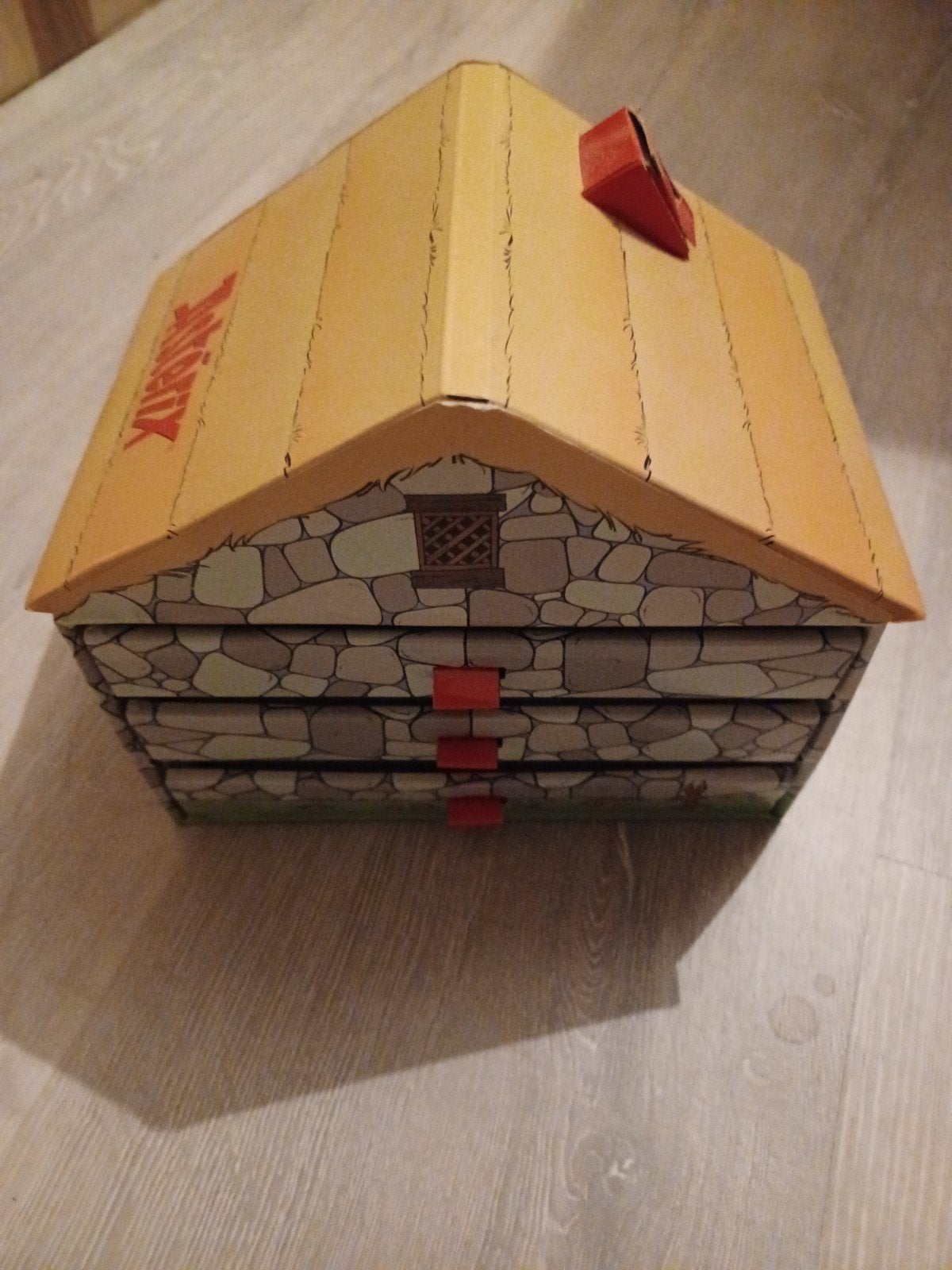 Astérix-kleurset in de vorm van een kartonnen huisje, Ophalen of Verzenden, Asterix en Obelix, Zo goed als nieuw, Gebruiksvoorwerp