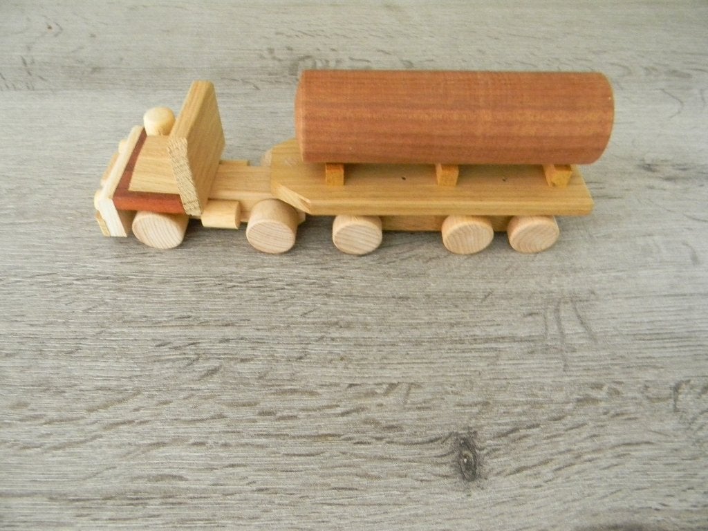 houten handgemaakte vrachtwagen (liquide), Ophalen, Zo goed als nieuw