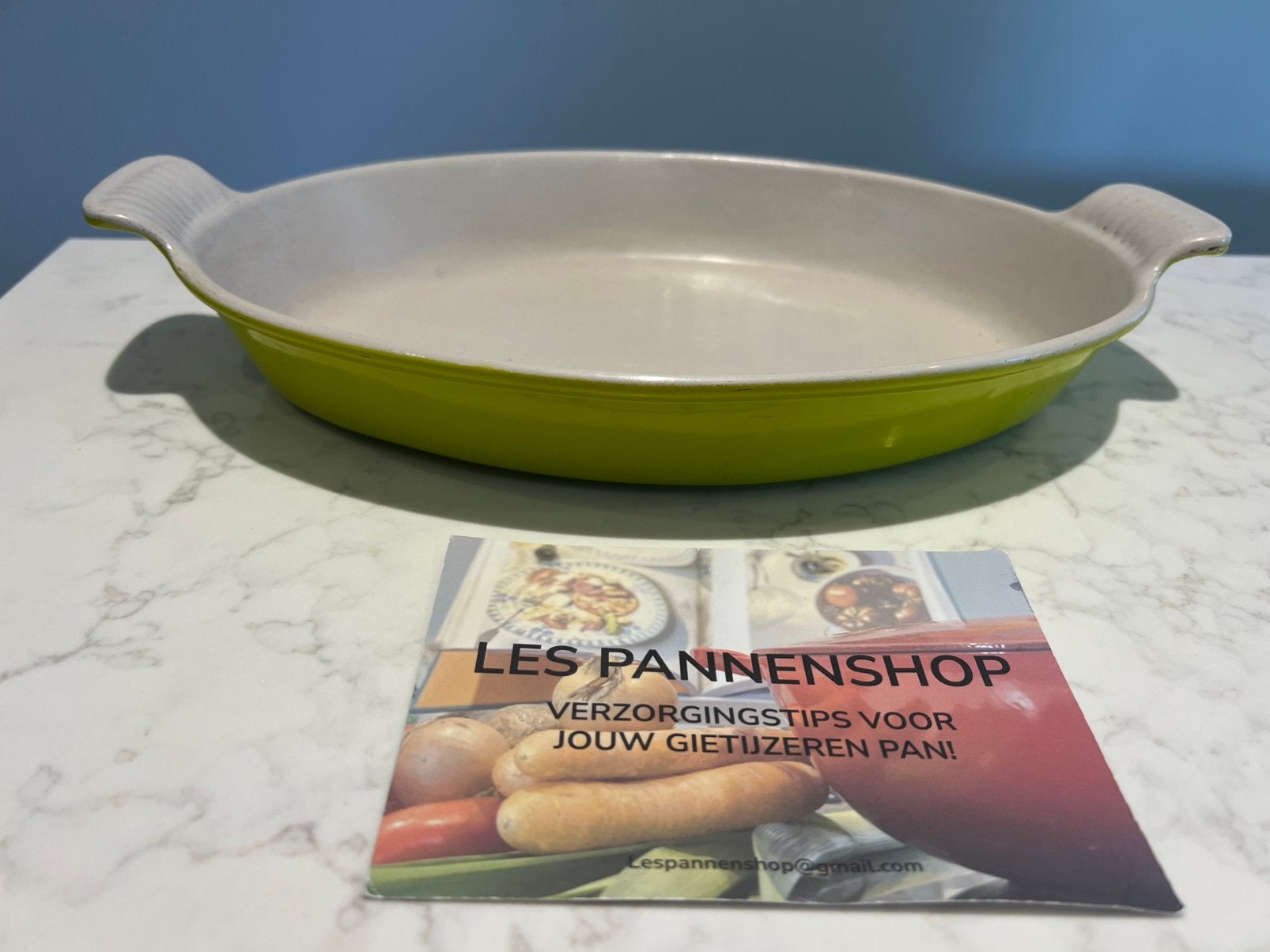 Le Creuset ovenschaal 32 cm Mint groen, Huis en Inrichting, Keuken | Potten en Pannen, Gietijzer, Overige typen, Le Creuset, Ophalen of Verzenden