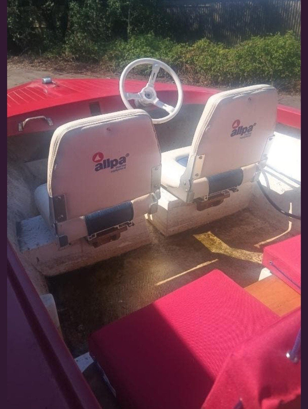 Boot, speedbootje zonder motor
Minimaal 25pk