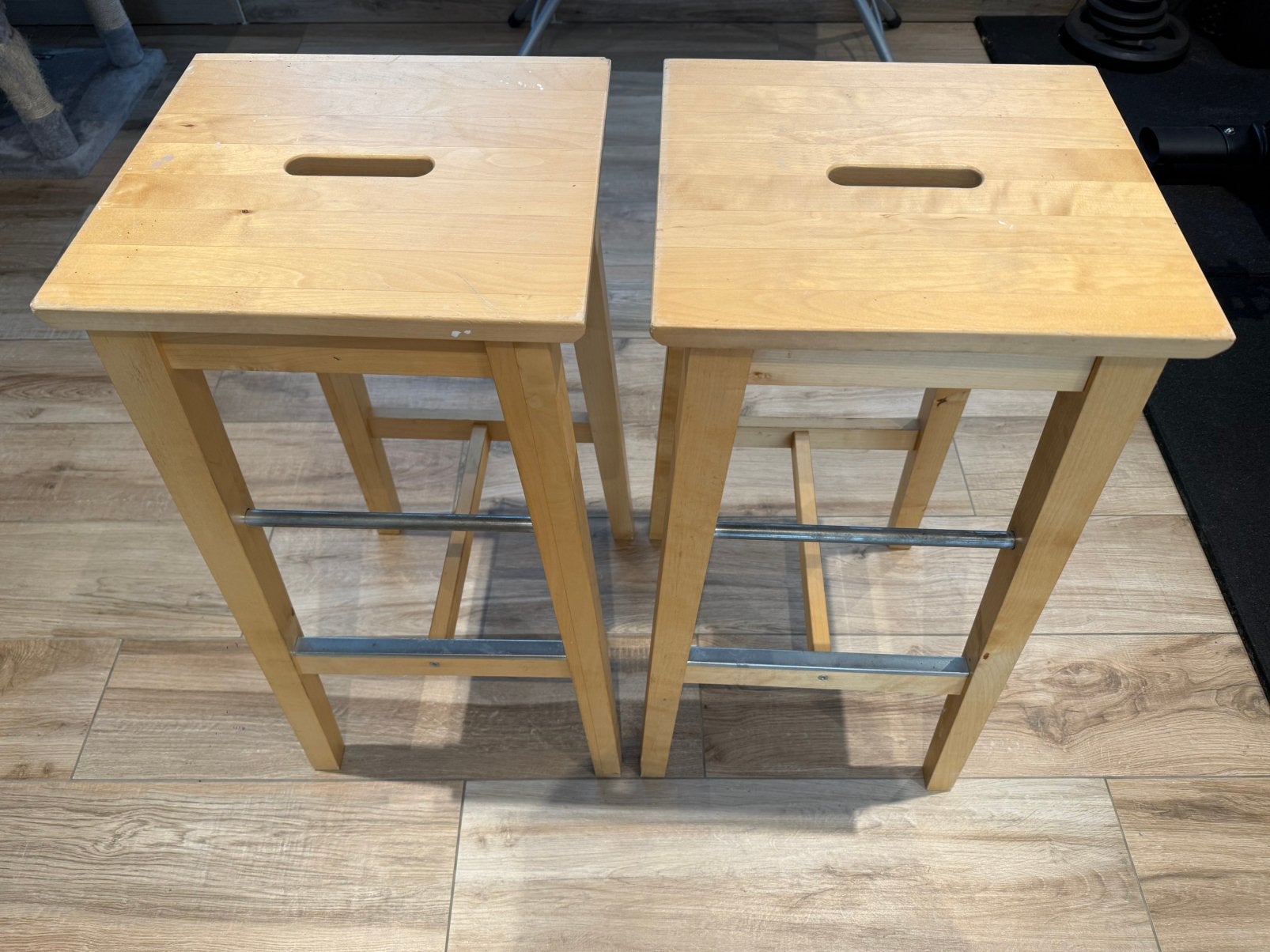 Tabouret haut, Maison & Meubles, Avec repose-pieds, 2 tabourets, Enlèvement, Utilisé