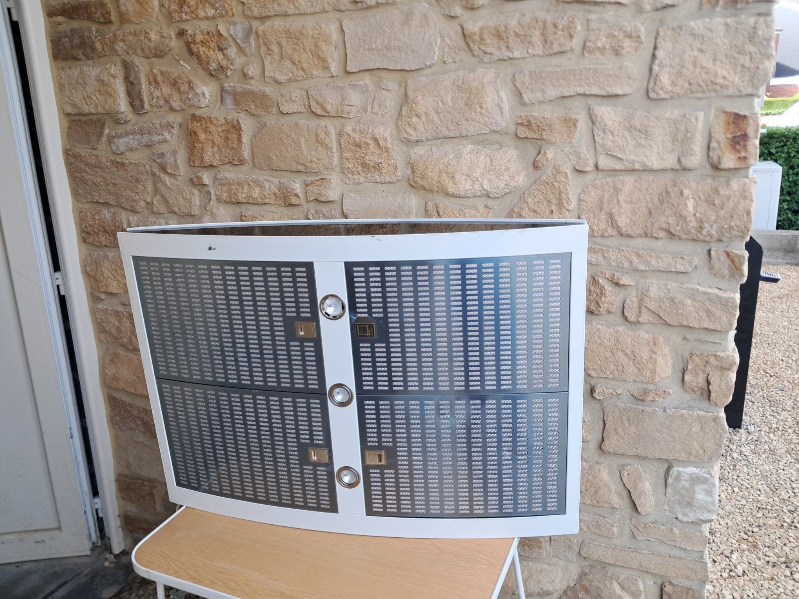 Hotte miele il manque juste les attache à mettre au plafond, Enlèvement