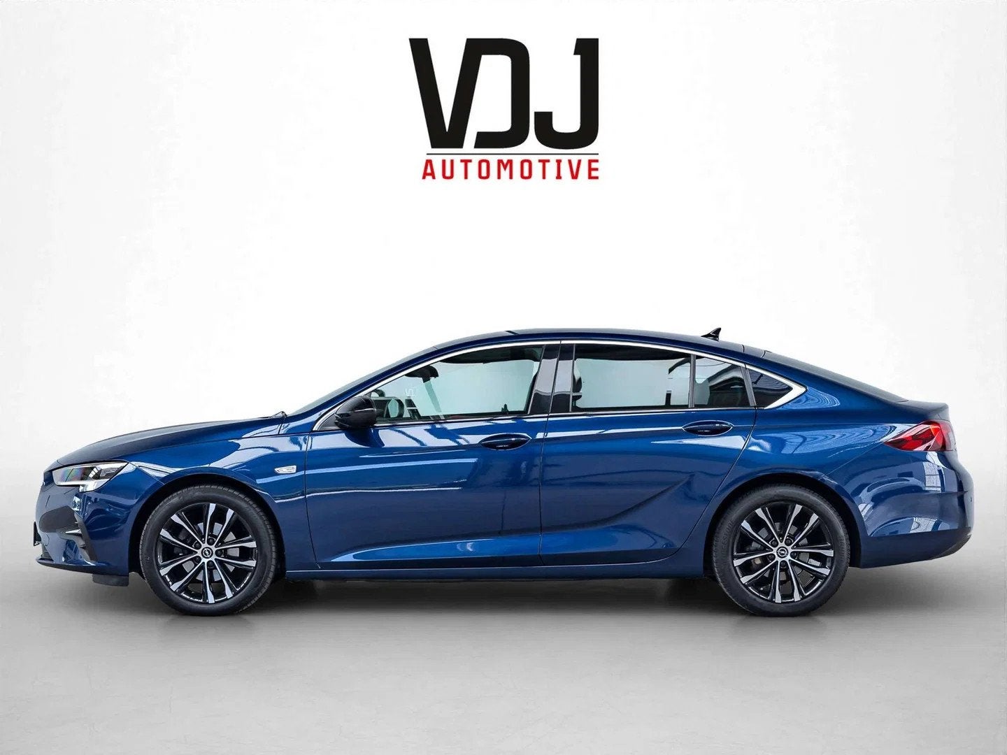 Opel Insignia MASSAGE|ZETELVERW (v/a). & KOELING|CAMERA|GARA, Auto's, 90 kW, https://public.car-pass.be/vhr/990c139e-dccf-4cef-99c7-12728428764f