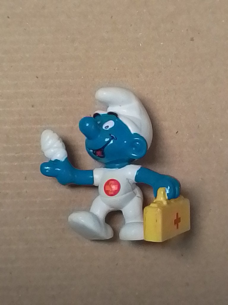schtroumpfs smurf smurfen 20054 1er secours ASB publicitaire, Envoi, Comme neuf, Autres Schtroumpfs, Poupée, Figurine ou Peluche