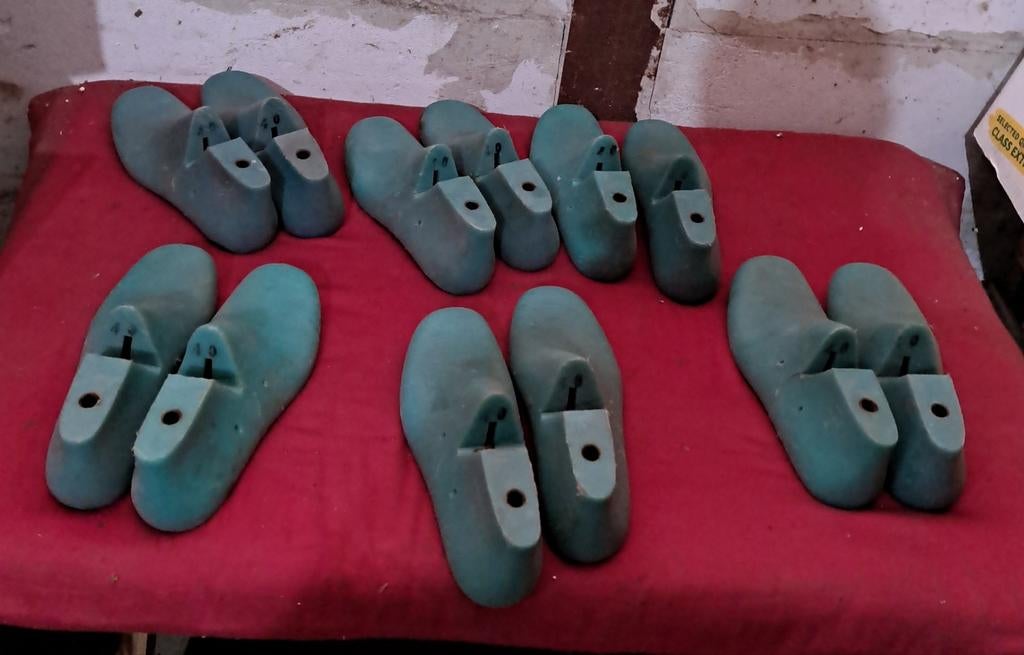 Mal mallen oude schoenmallen decoratie., Antiek en Kunst, Verzenden
