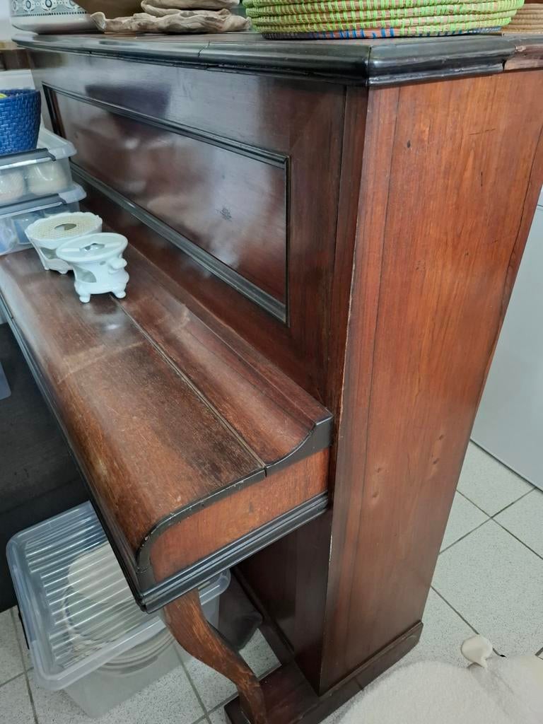 Gratis!!! Oude piano 2x, Ophalen, Piano