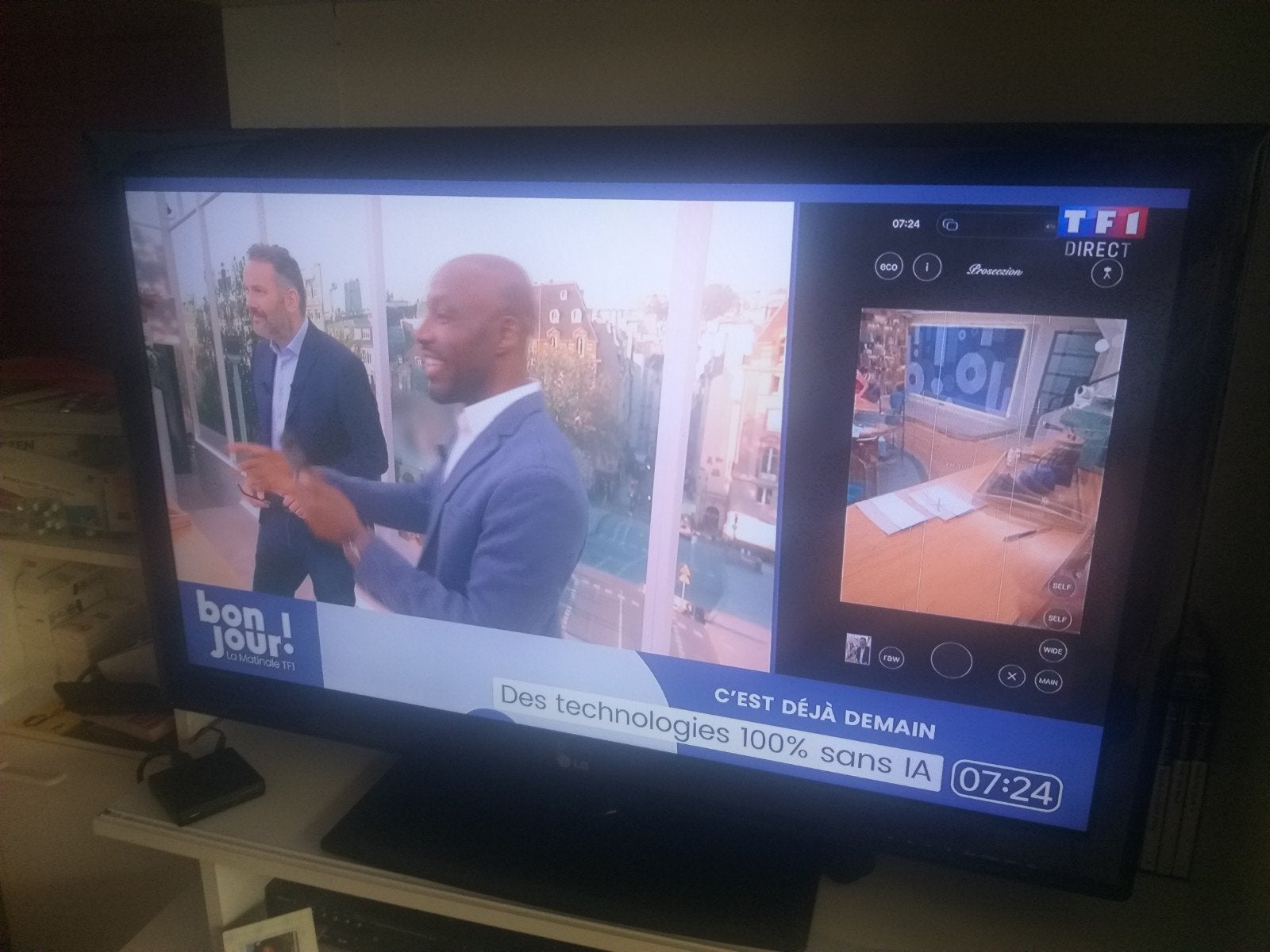 TÉLÉVISION LG 109 CM, Audio, Tv en Foto, Televisies, Ophalen, HD Ready (720p), 120 Hz, Zo goed als nieuw