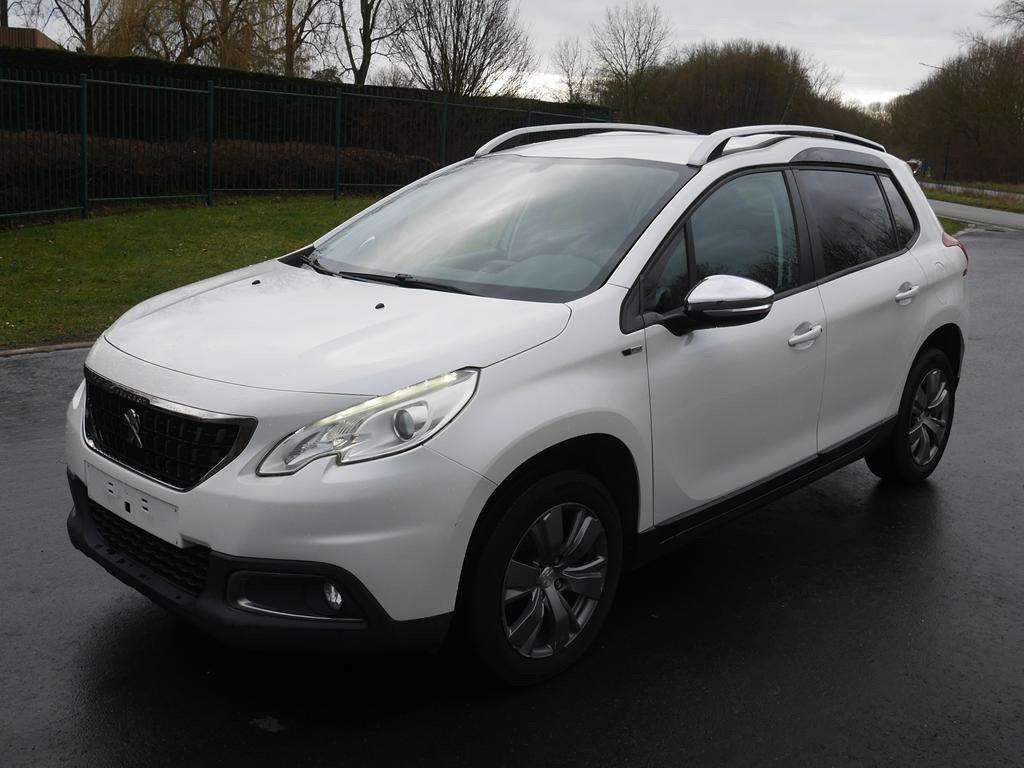 Peugeot 2008 diesel 1.6 version active, Autos, Peugeot, Particulier, Diesel, Euro 6, Break, 5 portes, Boîte manuelle, Blanc, Gris