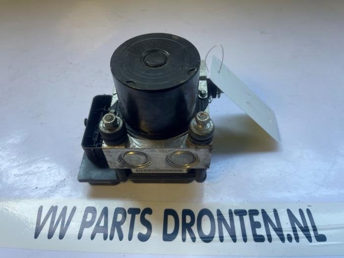 ABS Pomp van een Volkswagen Polo, Gebruikt, -, Volkswagen, -