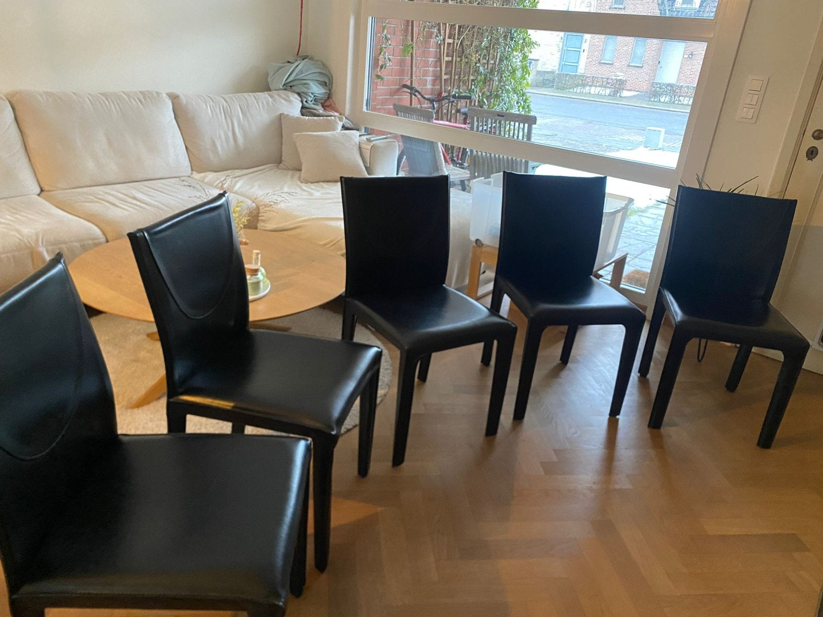 Belle chaise de salon/salle à manger/chaises cuir par Arper, Maison & Meubles, Comme neuf, Enlèvement, Cinq, Six Chaises ou plus