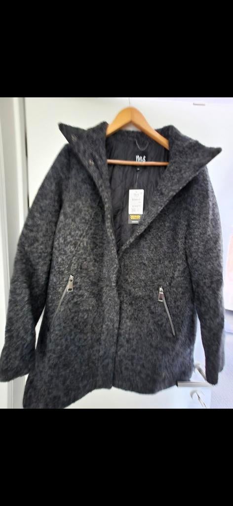 Nieuw boucle jas maat 46, Kleding | Dames, Ophalen, Maat 46/48 (XL) of groter