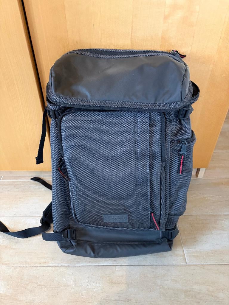 Sac Eastpak – Excellent état – 85€, 25 à 40 cm, Comme neuf, Eastpak, 30 à 45 cm