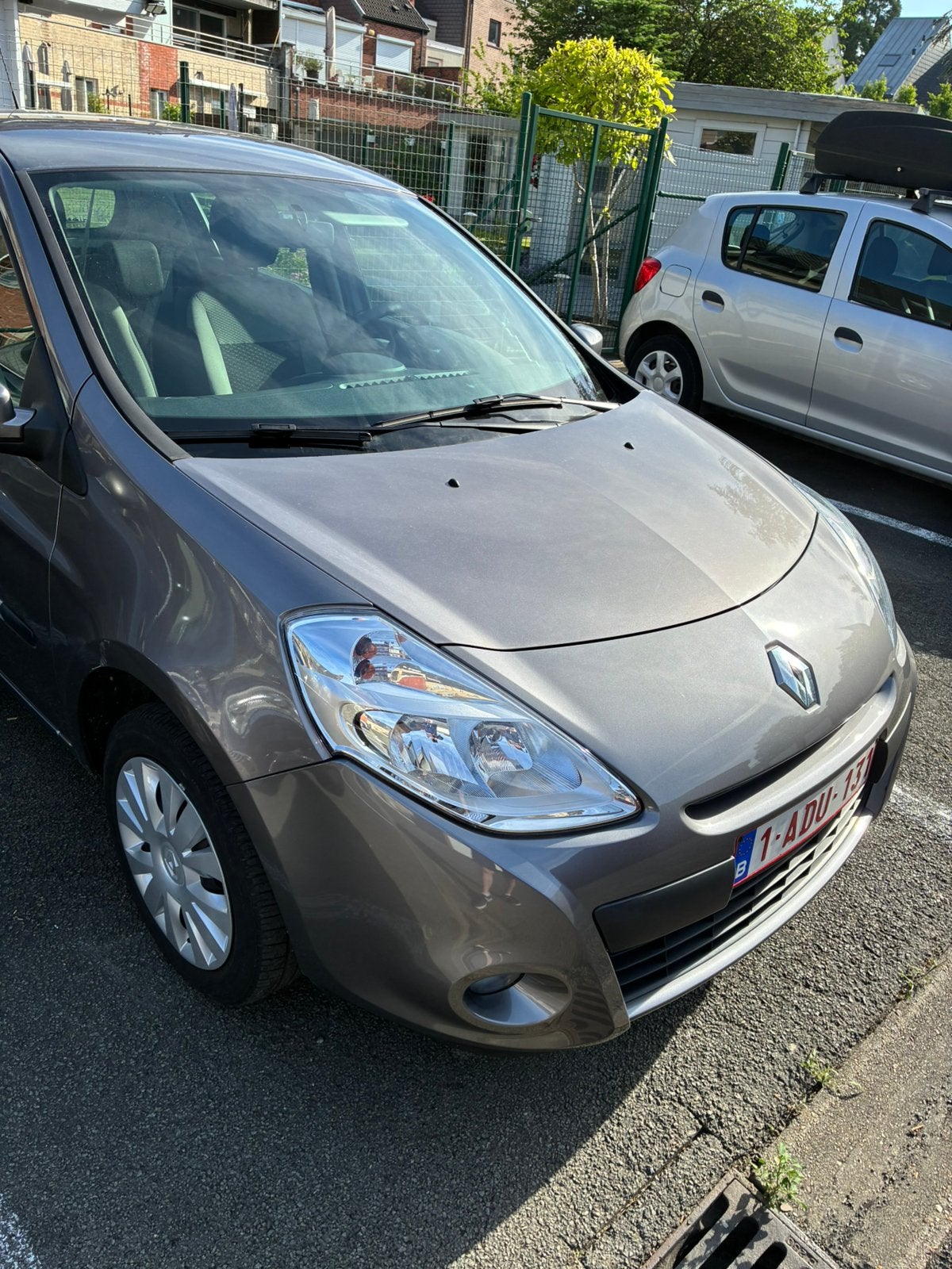 Unieke Renault Clio met 14200km met keuring voor verkoop, Auto's, Voorwielaandrijving, Euro 5, Stof, 4 cilinders