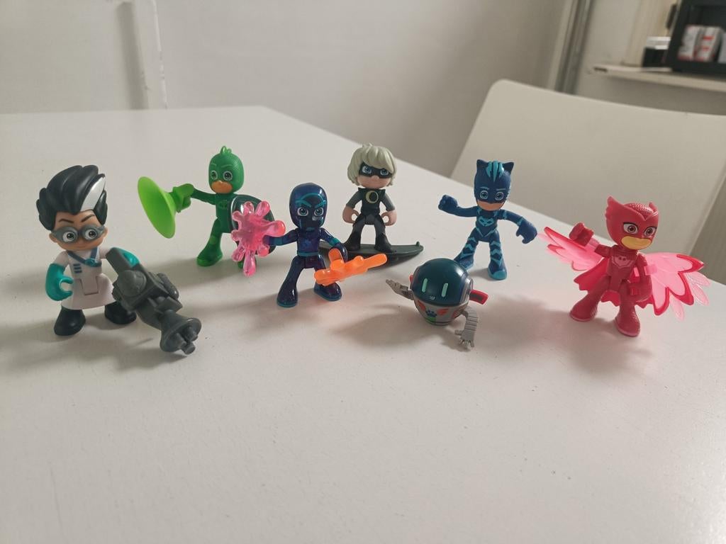 Speelgoedfiguren pyjama helden, Ophalen