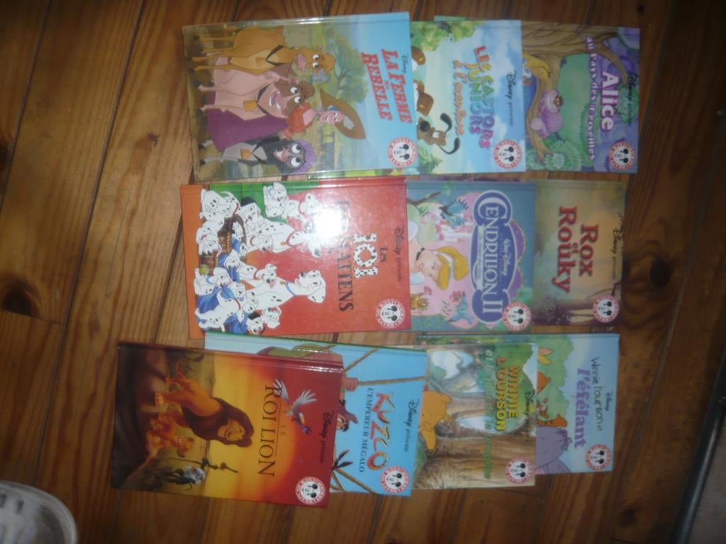 LIVRES COLLECTION DISNEY, Enlèvement, Comme neuf