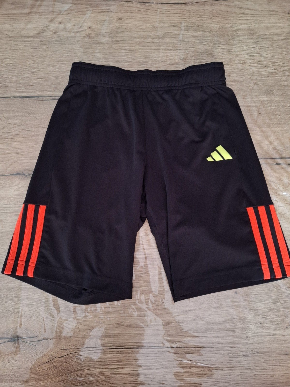 Short Adidas, Enlèvement, Adidas