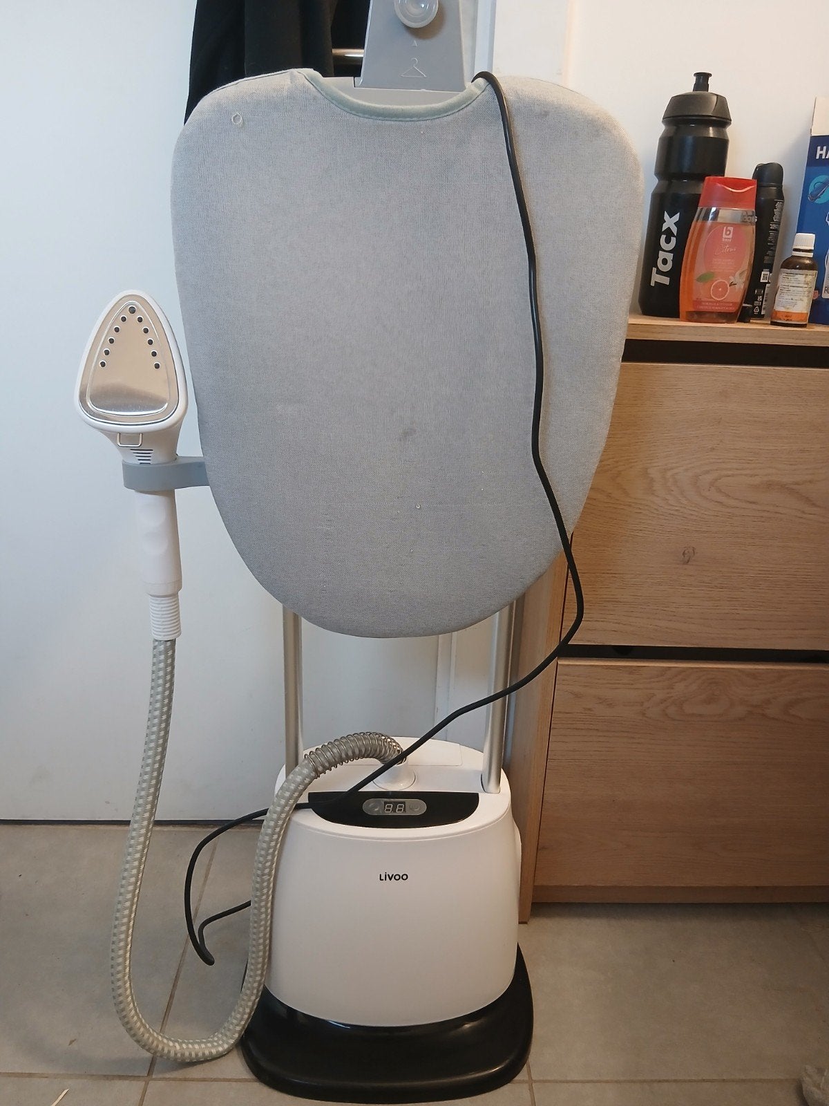 Défroisseur vapeur Livoo avec planche – Très bon état, Electroménager, Enlèvement, Comme neuf, Défroisseur