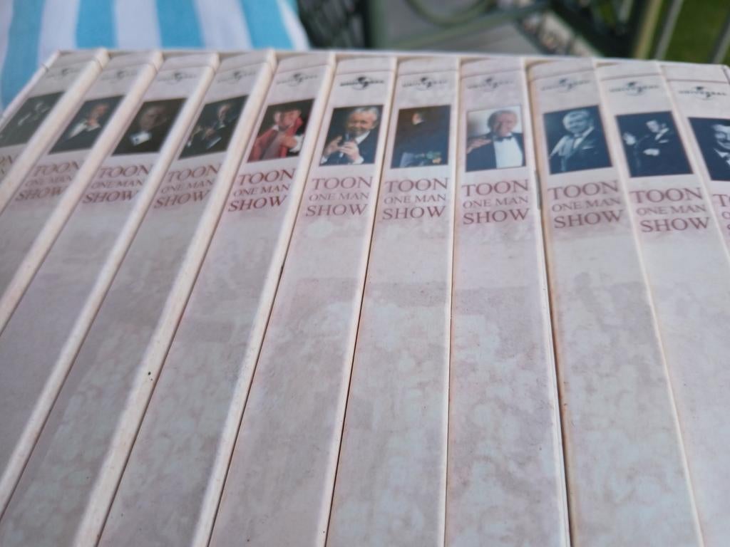Dvds van Toon Hermans, Ophalen