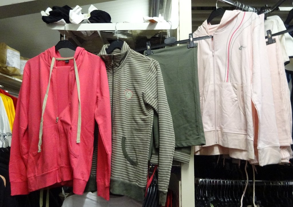NIEUW Partij van 1400 stuks Diverse Nieuwe kleding. Voor Dam, Ophalen, Nieuw