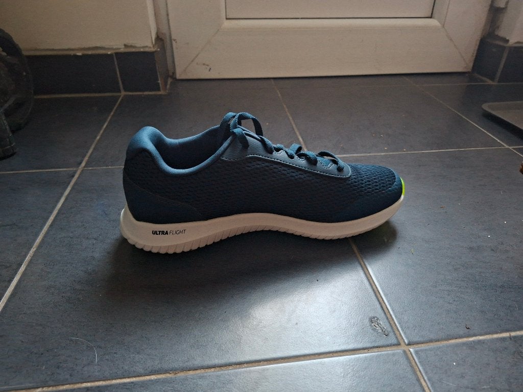 Sportschoenen nieuw, Sports & Fitness, Enlèvement ou Envoi, Neuf, Chaussures, Autres marques