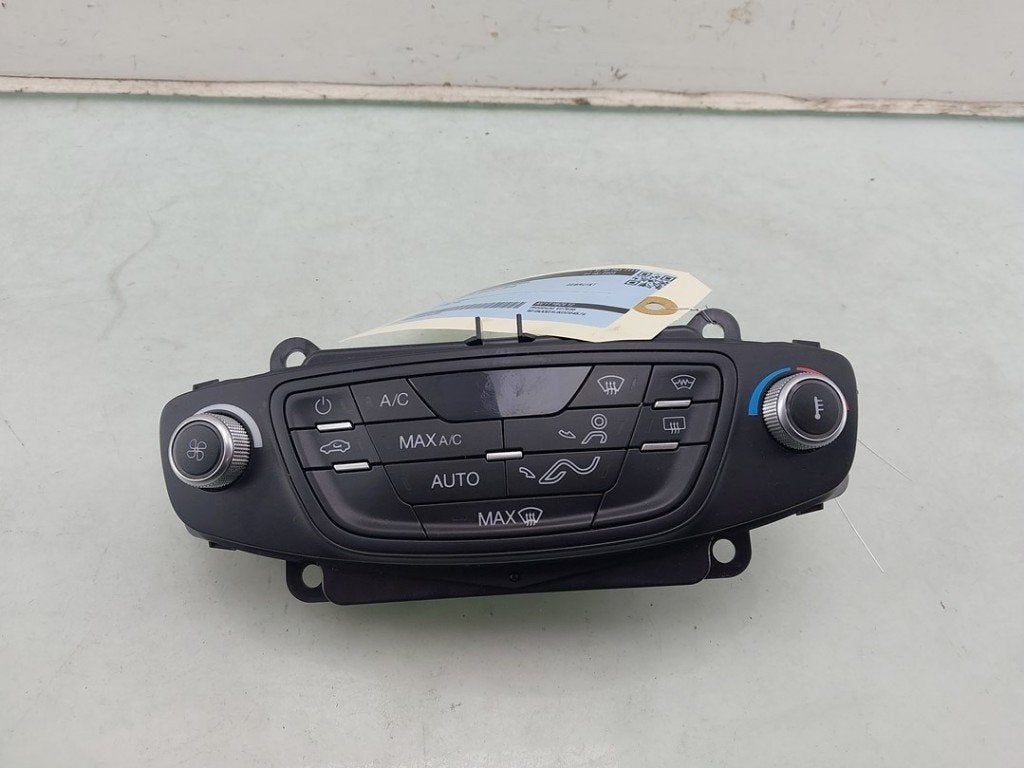 BEDIENINGSPANEEL VERWARMING Ford B-Max (JK8) (01-2012/-), Auto-onderdelen, Gebruikt, Henry-Ford-Straße  1
50735  Köln, DE, Ford-Werke GmbH