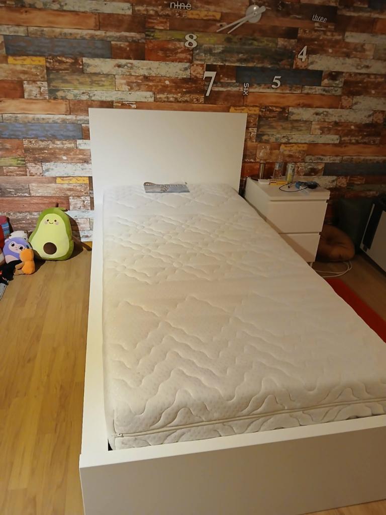 Wit Ikea eenpersoonsbed, Huis en Inrichting, Slaapkamer | Bedden, Ophalen, 90 cm, Wit, 200 cm