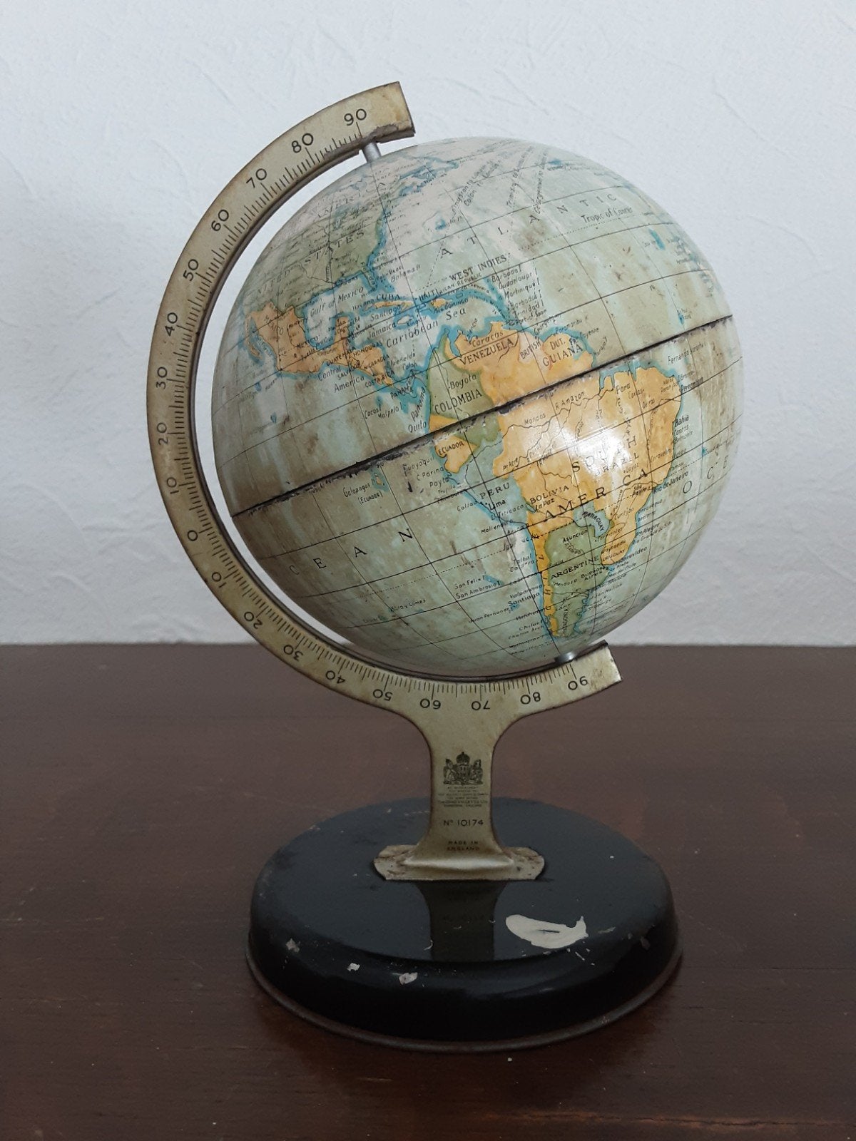 Oud blikken wereldbolletje made in England., Ophalen of Verzenden, Gebruikt