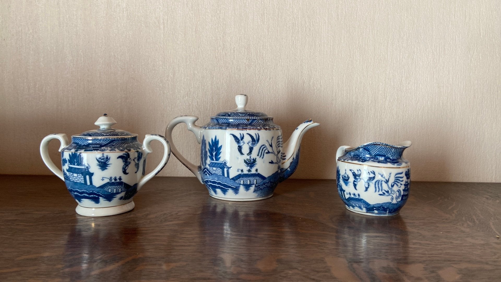 “Blue Willow” theekan met suikerpot en melkkan, Antiek en Kunst, Ophalen of Verzenden