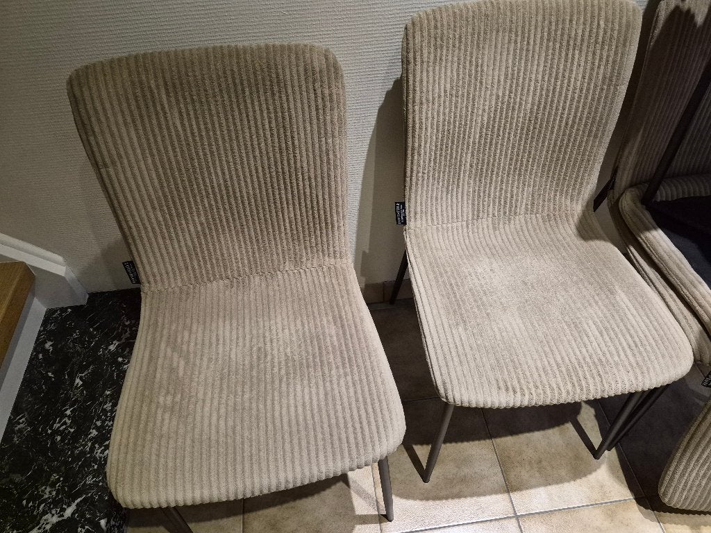 6 chaises beiges avec pieds noirs, Autres couleurs, Enlèvement, Métal, Cinq, Six Chaises ou plus